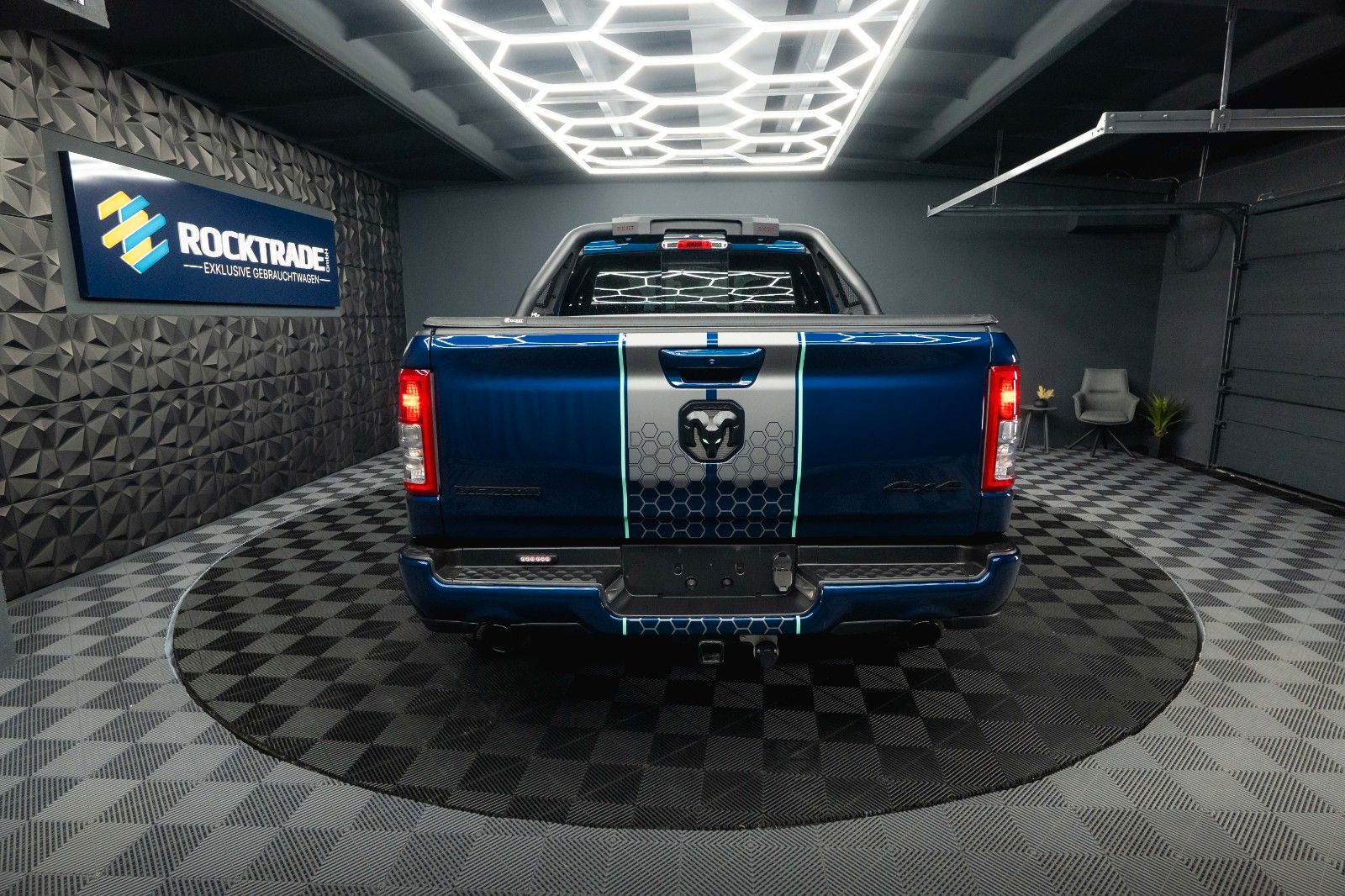 Fahrzeugabbildung Dodge RAM 5.7 V8 HEMI 4x4 BLUE EDITION Offroad LONGBED