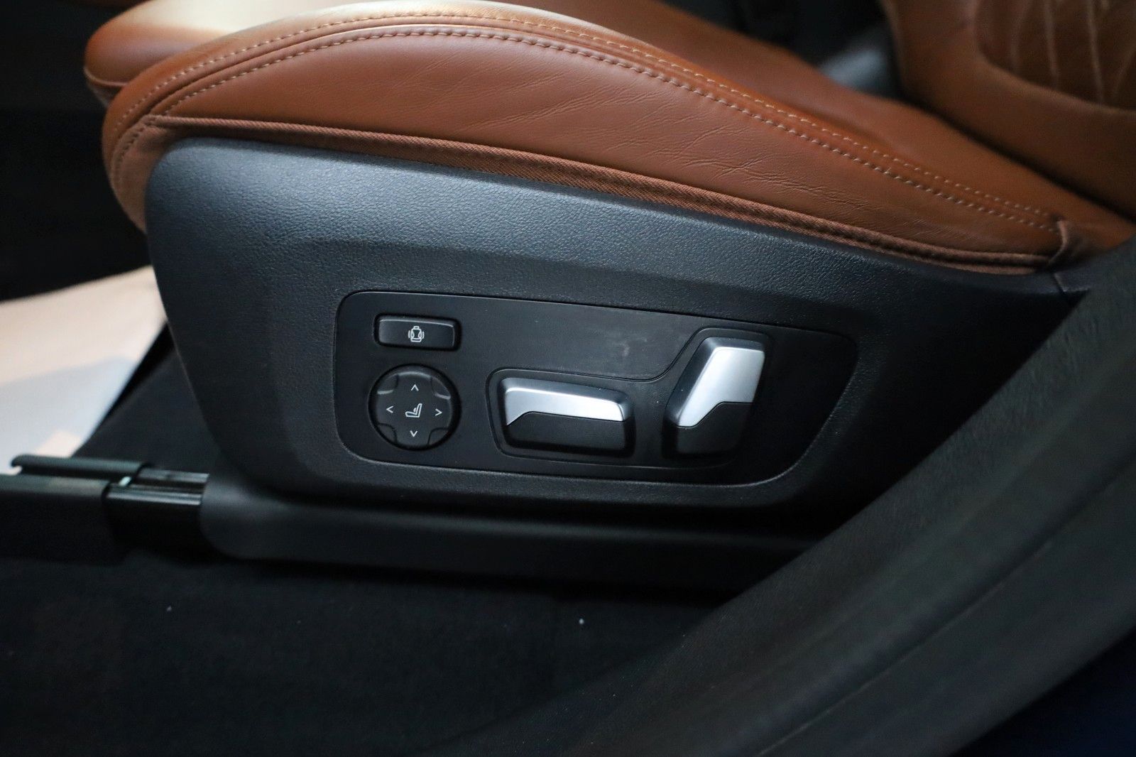 Fahrzeugabbildung BMW X4 xDrive 20 d,Leder,Navi,LED,360Kamera,HUD