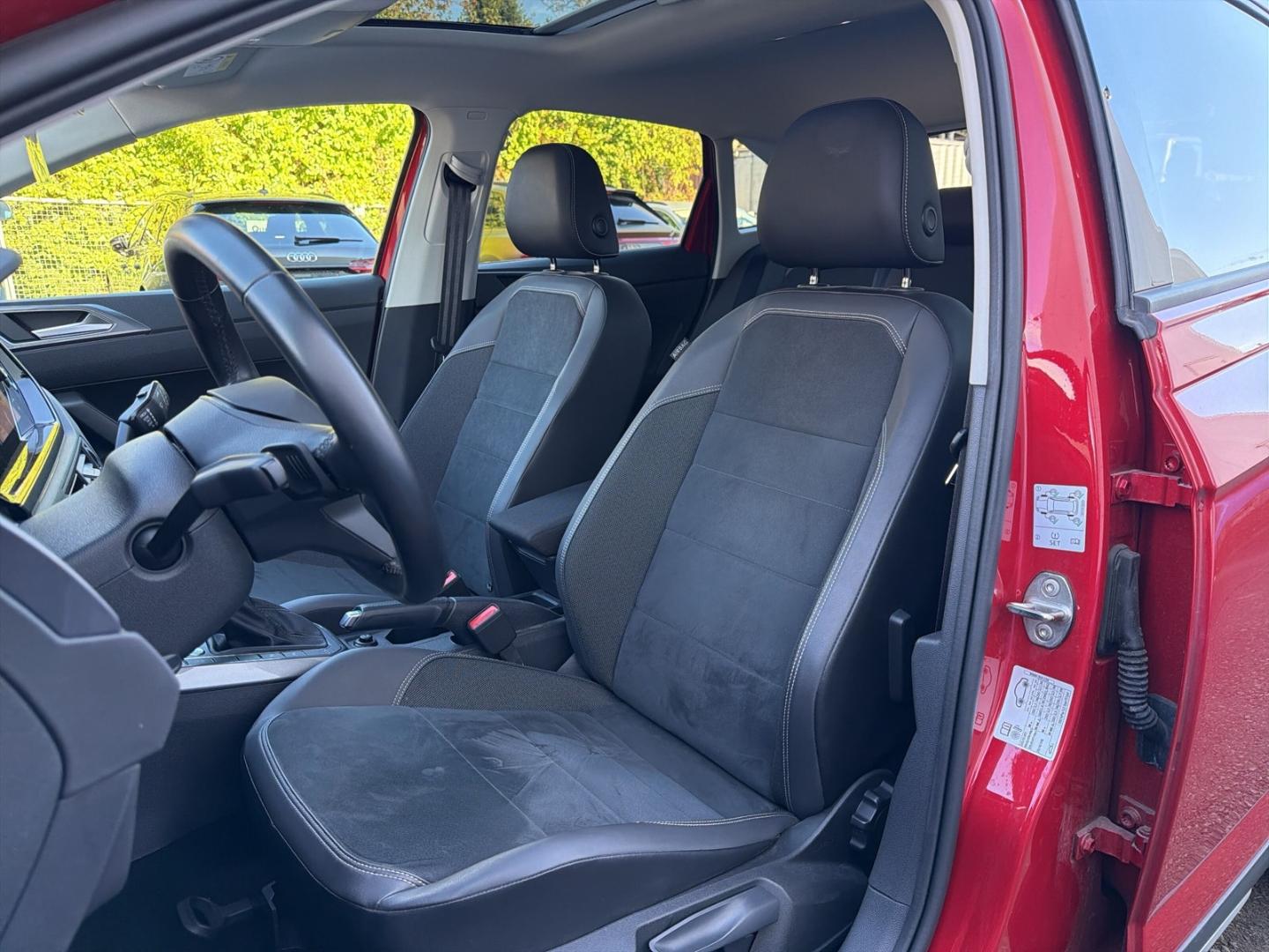 Volkswagen Taigo Style 1.5l TSI DSG AHK Panodach Navi Digit