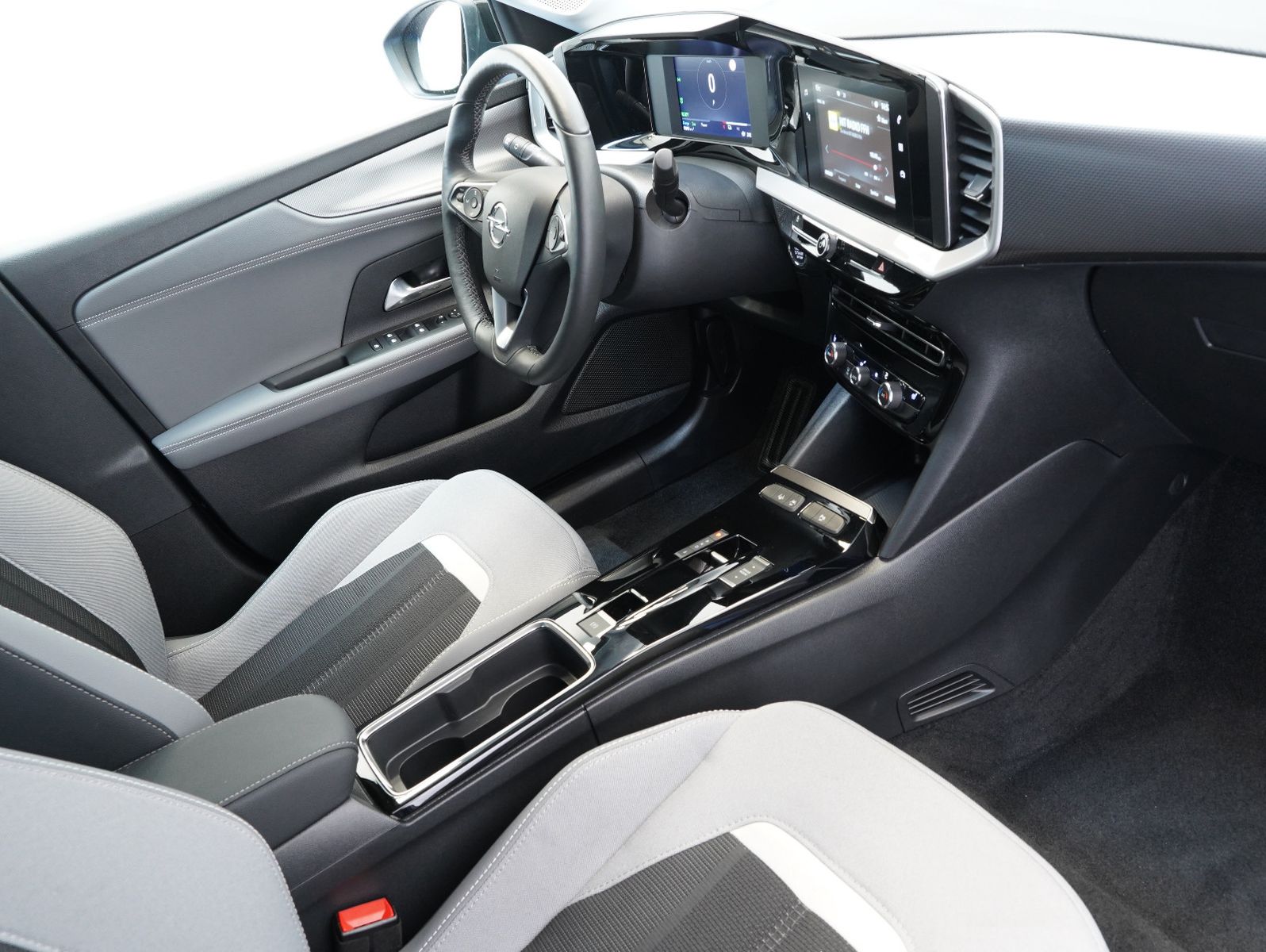 Fahrzeugabbildung Opel Mokka-e Elegance 50KWH/11KW/WÄRMEPUMPE/SOH