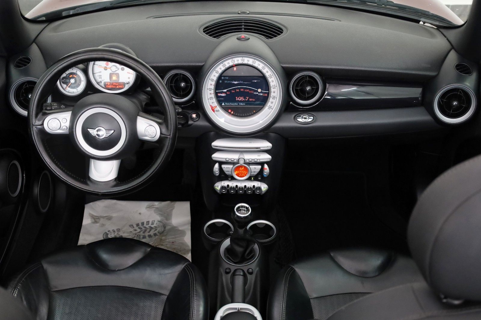 Fahrzeugabbildung MINI Cooper Cabrio Leder,Navi,Xenon,SH,PDC,SR+WR