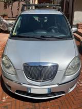 Lancia MUSA 1.4 Platino Ecochic GPL - silberne Lancia MUSA