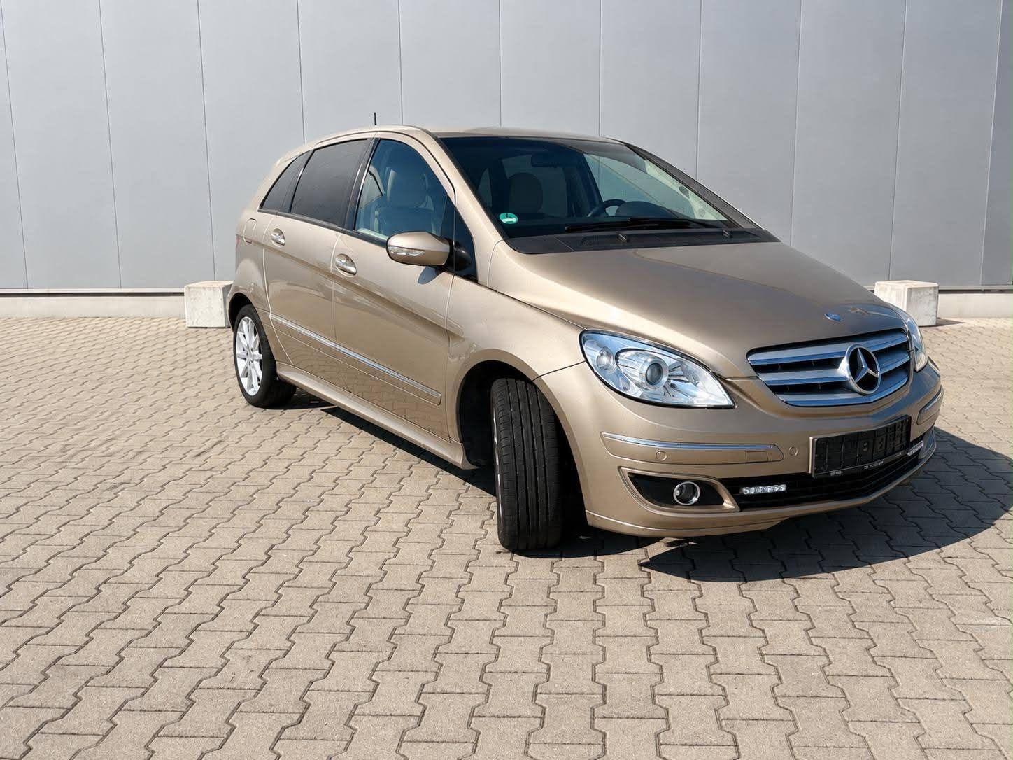 Mercedes-Benz B 200