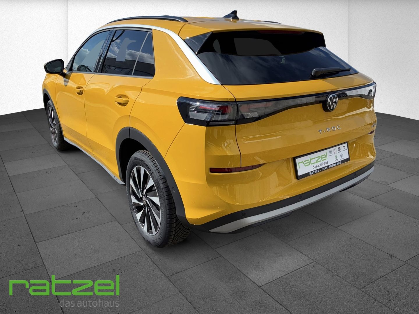 Fahrzeugabbildung Volkswagen T-Roc LIFE 1.5 eTSI 5J.Garantie+Navi+SHZ+PDC
