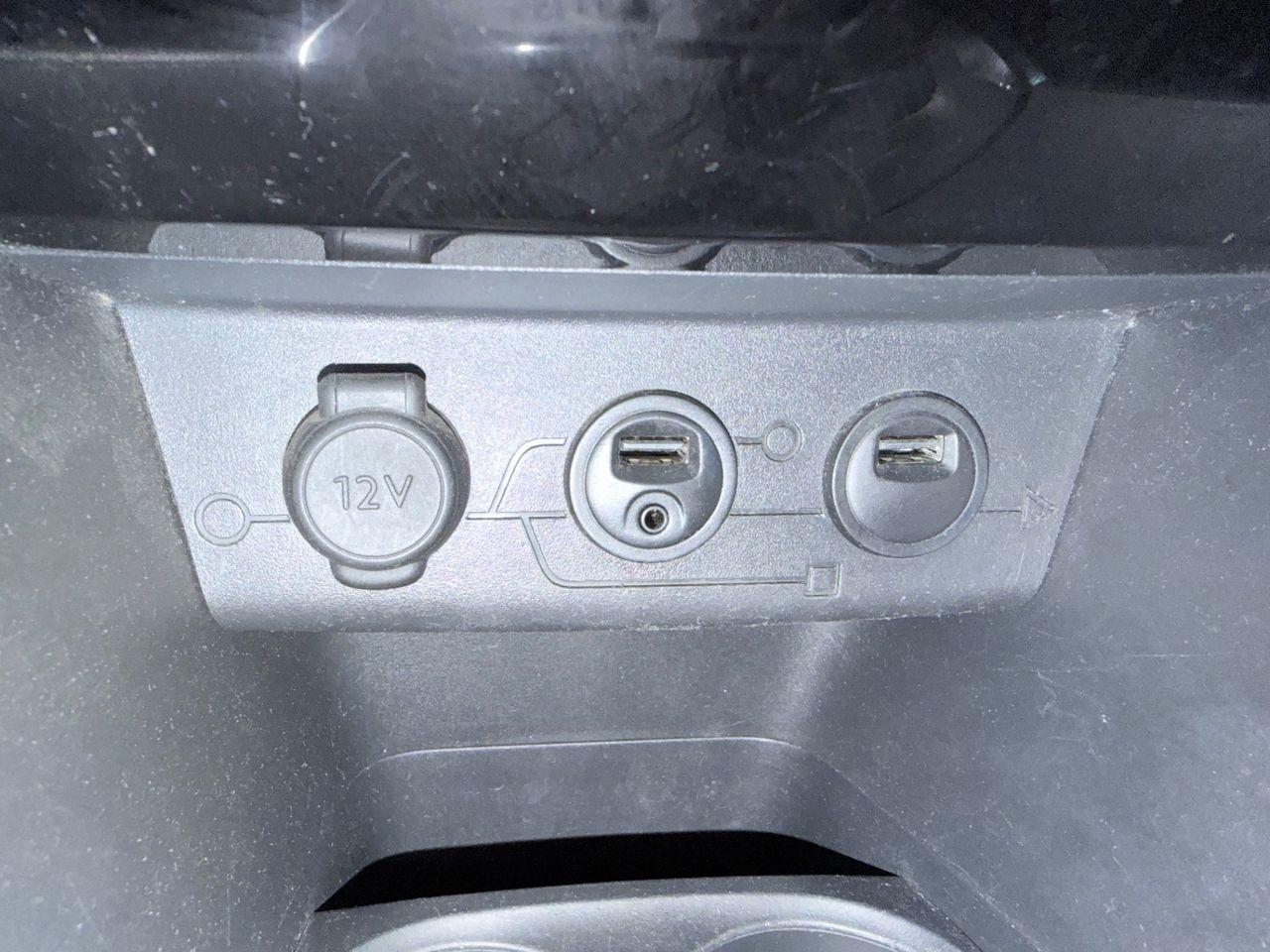 Peugeot 2008 2014 — photo 14