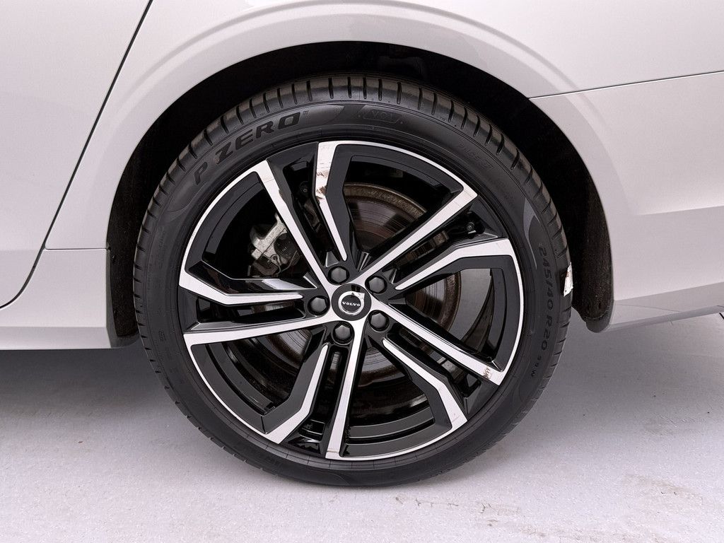 Volvo V90 T8 AWD Recharge Plug-In Hybrid Ultra Dark foto 18