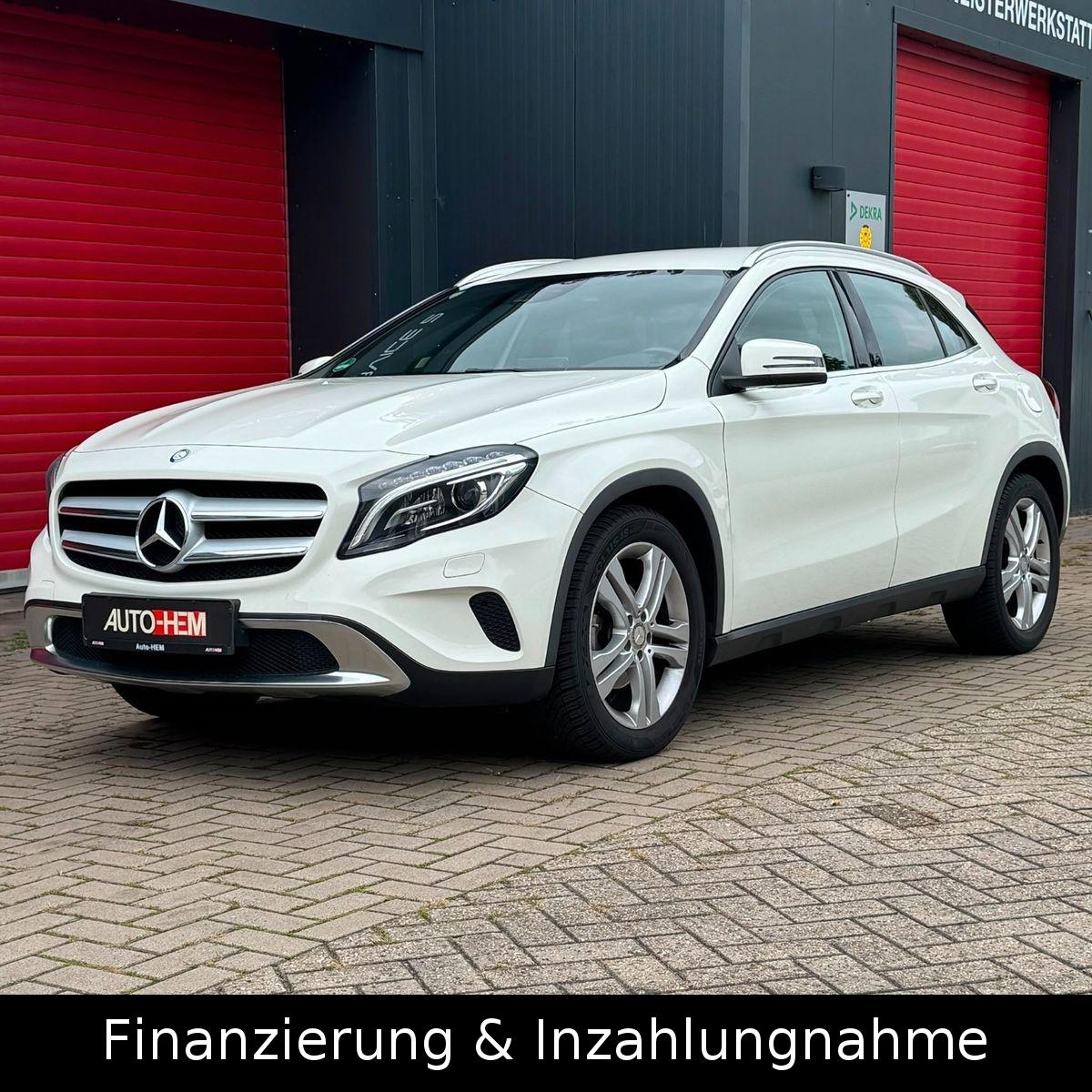 Mercedes-Benz GLA 200 Xenon Navi Sitzheizung AHK Sportsitze
