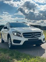 Mercedes-Benz GLA 200 AMG Line | Automatik - München Auto gebraucht