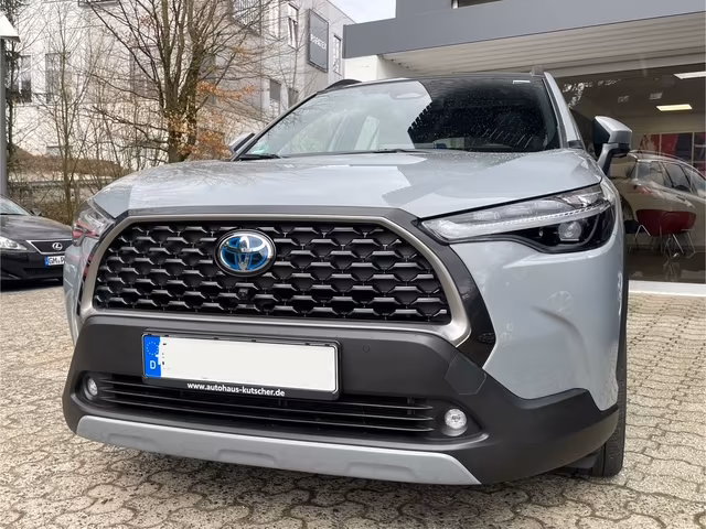 Toyota Corolla Cross Hybrid 2.0 4x4 Lounge*AHK*Pano*