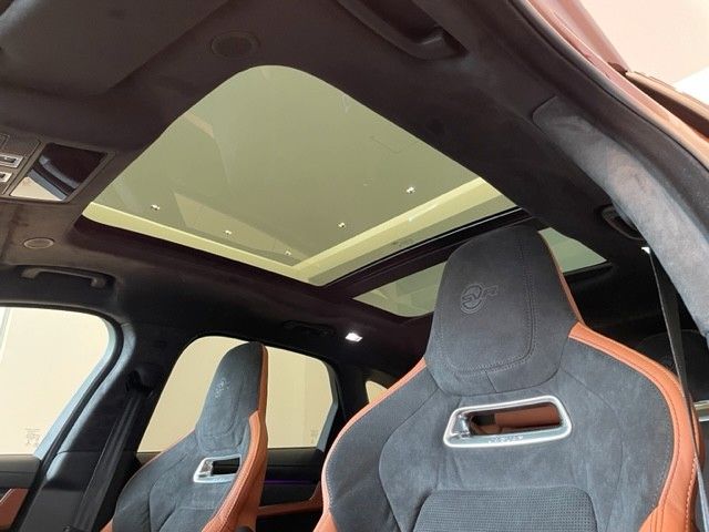 Fahrzeugabbildung Jaguar F-PACE P550 SVR SPICED COPPER EDITION