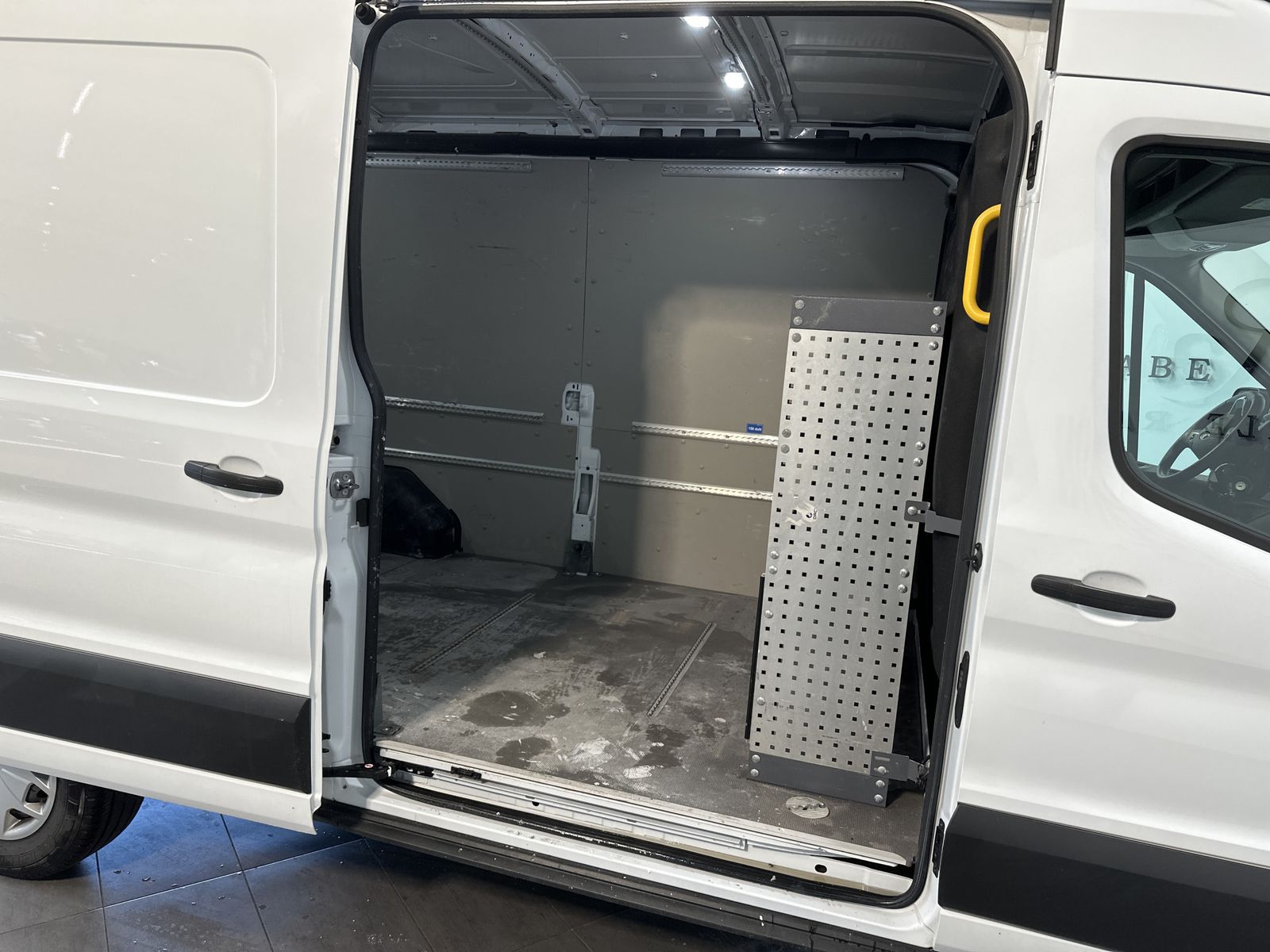 Fahrzeugabbildung Ford Transit 350 L3 NAV+KAMERA+CARPLAY+TEMPO+SHZ+1HD