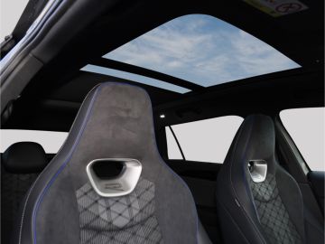 Volkswagen Passat R-Line 2.0 TDI 4Motion DSG AHK IQ Light