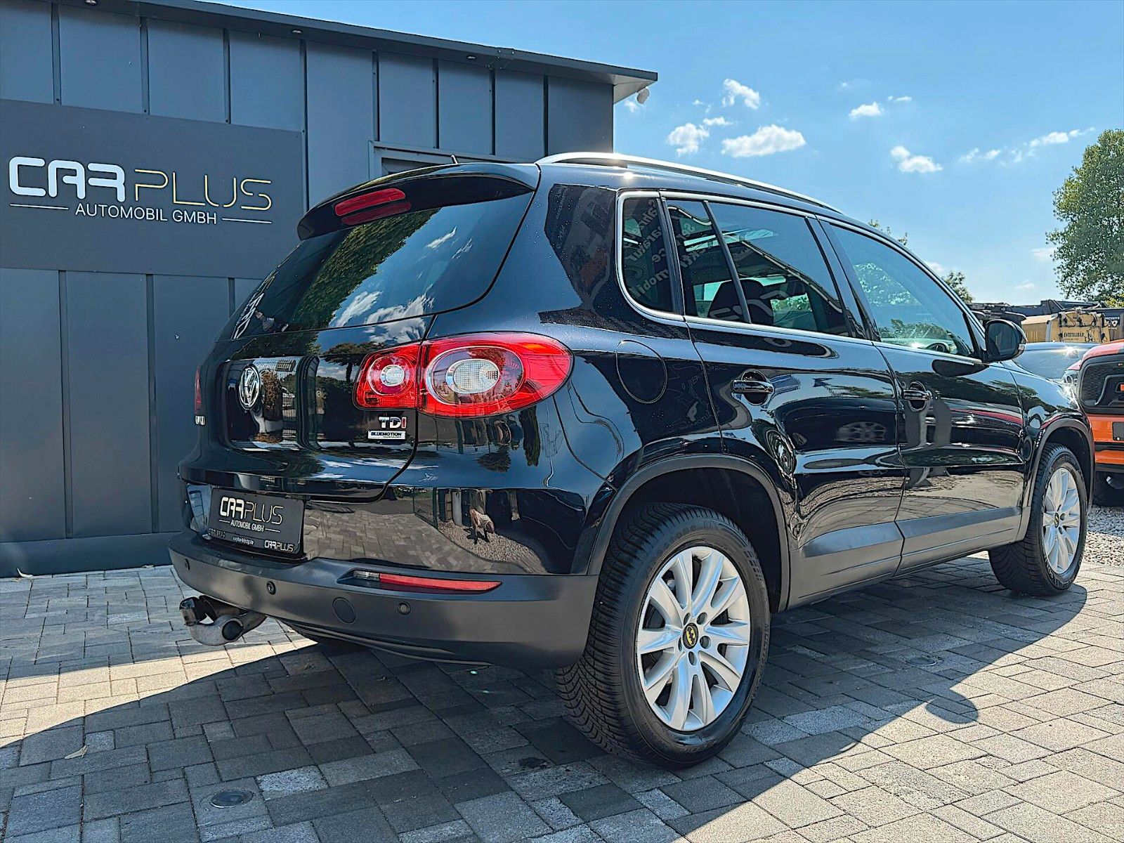 Fahrzeugabbildung Volkswagen Tiguan Sport & Style 4Motion *Pano*AHK*Klima*