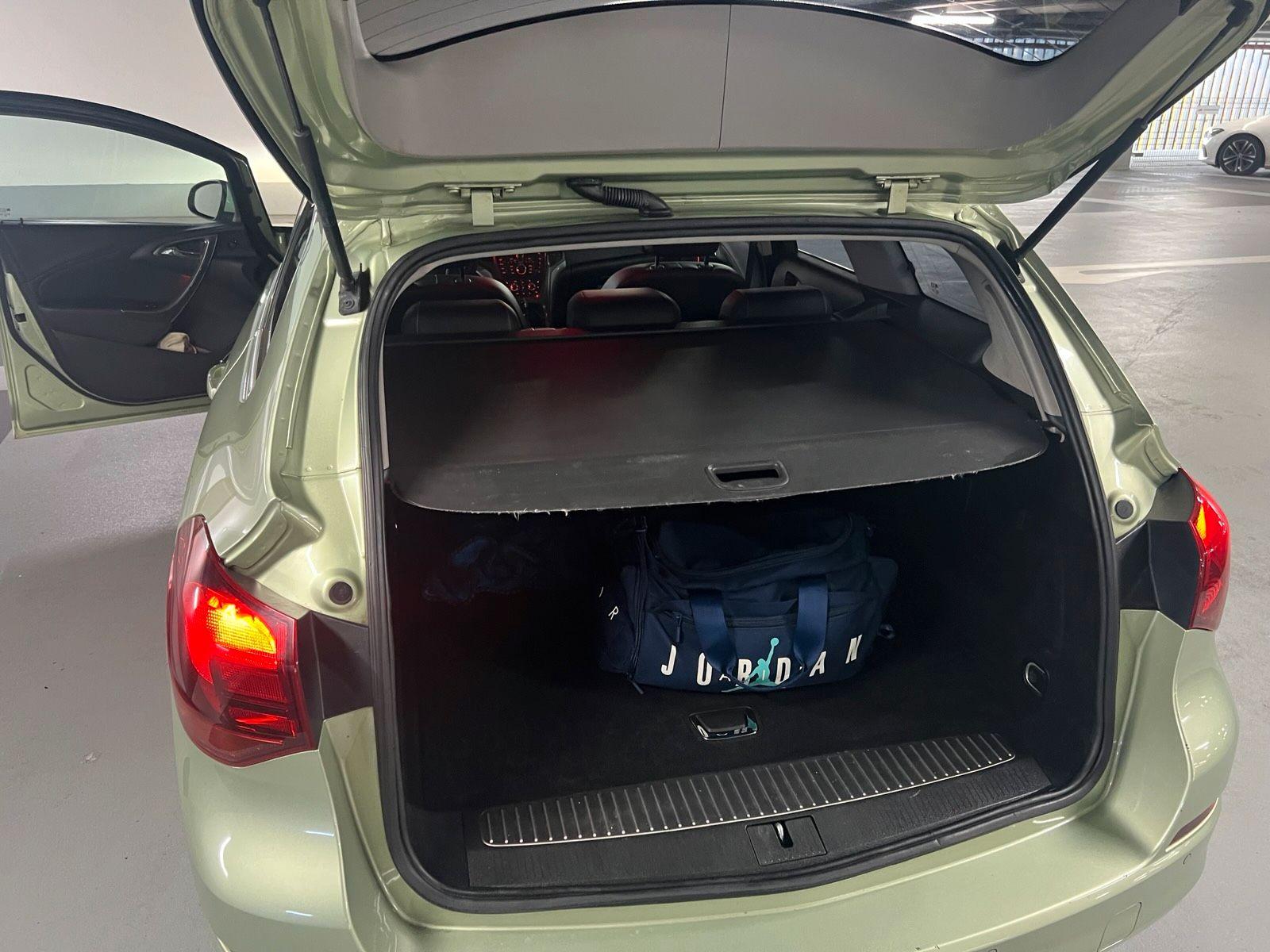 Opel Astra 2011 — photo 5