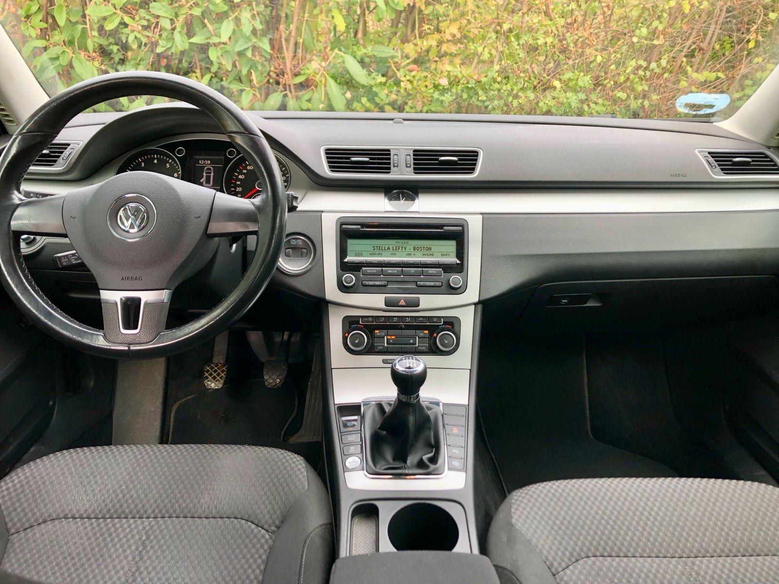Volkswagen Passat 2011 — photo 7