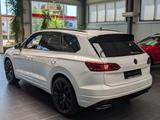 Volkswagen Touareg 3.0 V6 TDI 4Motion DPF Aut. R-Line Navi - Volkswagen Touareg in Ludwigshafen