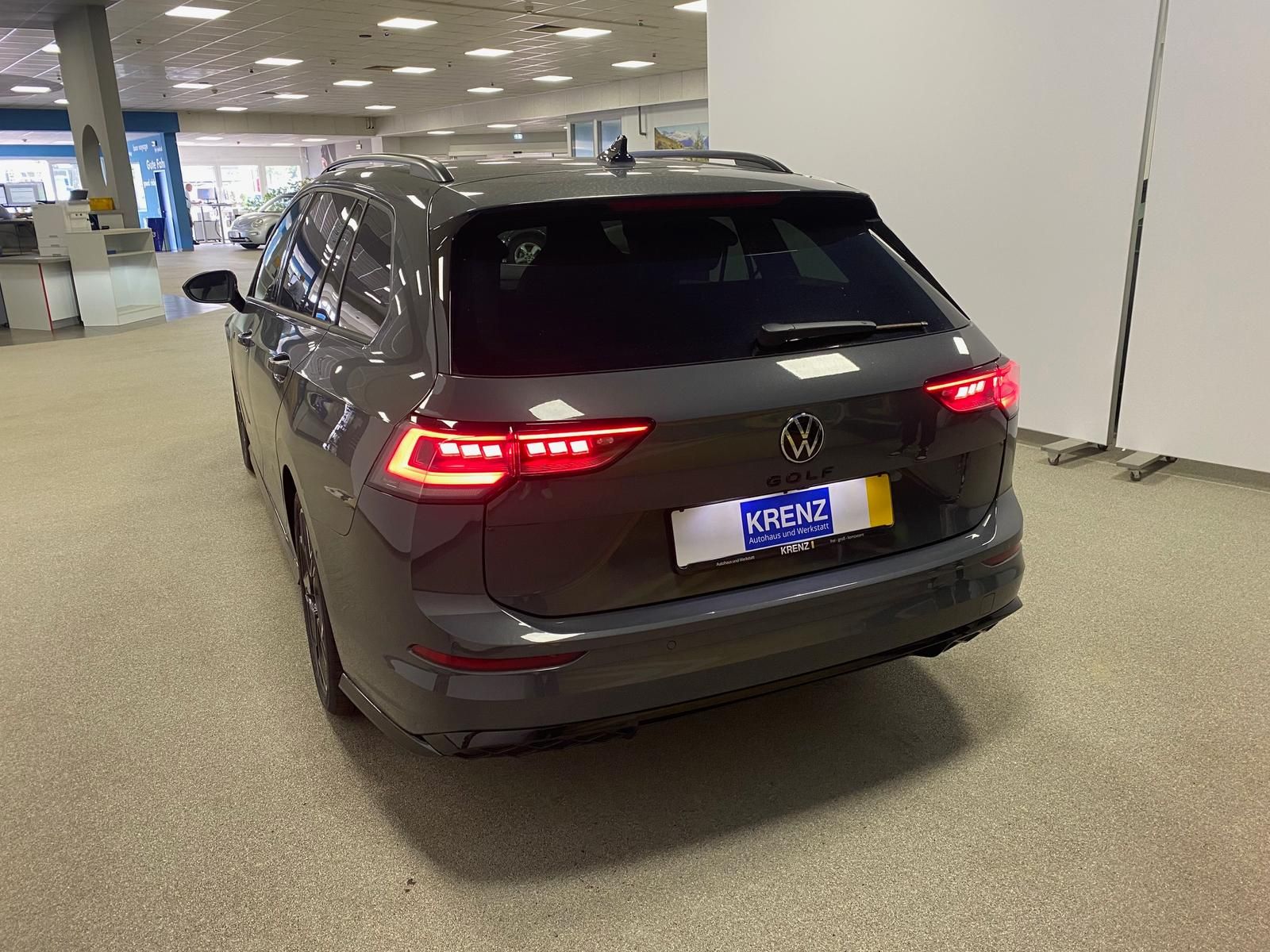 Fahrzeugabbildung Volkswagen Golf Variant1.5 eTSI R-Line Black Style+IQ.LIGHT