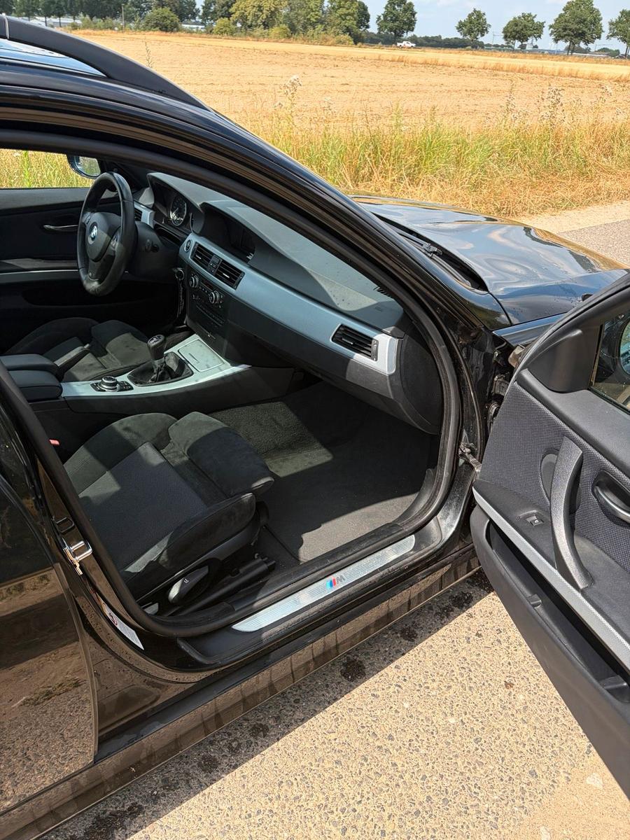 BMW 318 2008 — photo 10