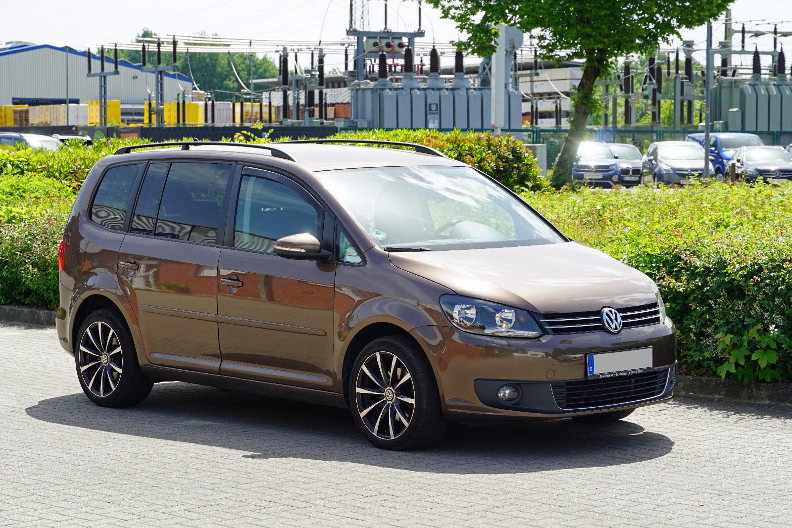 Volkswagen Touran Comfortline NAVI TEMPOMAT SHZ CAM PDC SRA