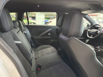 Fotografie des Opel Astra Sports Tourer 1.2 Turbo GS