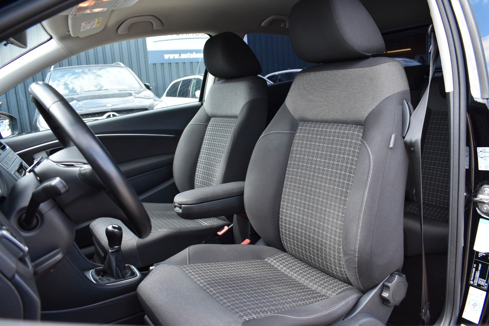 Fahrzeugabbildung Volkswagen Polo V Comfortline/KLIMA/PDC/SITZHEIZUNG/