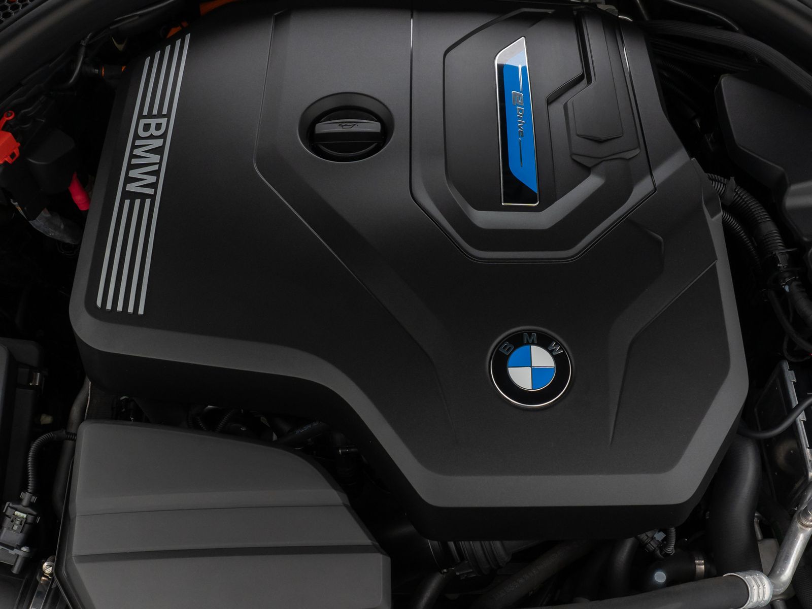 Fahrzeugabbildung BMW 330e M Sport Kamera DAB HiFi Laser Panorama HUD