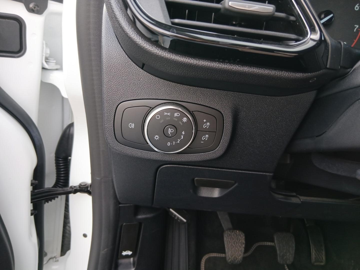 Ford Fiesta 1.0 EcoB Titanium *LED*CarPlay*SHZ*PDC*DA