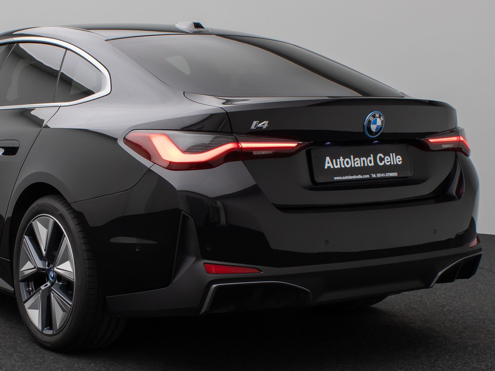 Fahrzeugabbildung BMW i4 eD40 GranCoupé Glasdach Laser 360°AHK Komfort