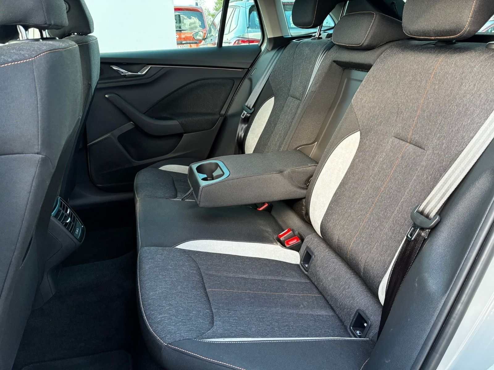 Fahrzeugabbildung SKODA Scala TSI DSG*RFK*NAVI*LED