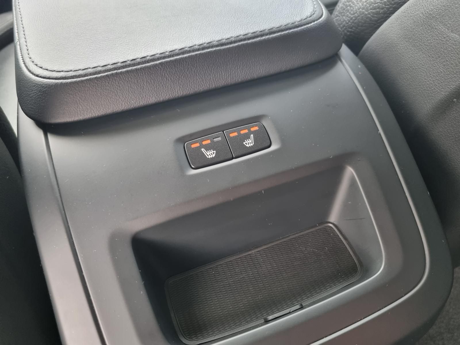 Fahrzeugabbildung Volvo XC90 B5 Diesel AWD Plus Bright 'AHK, Standheiz'
