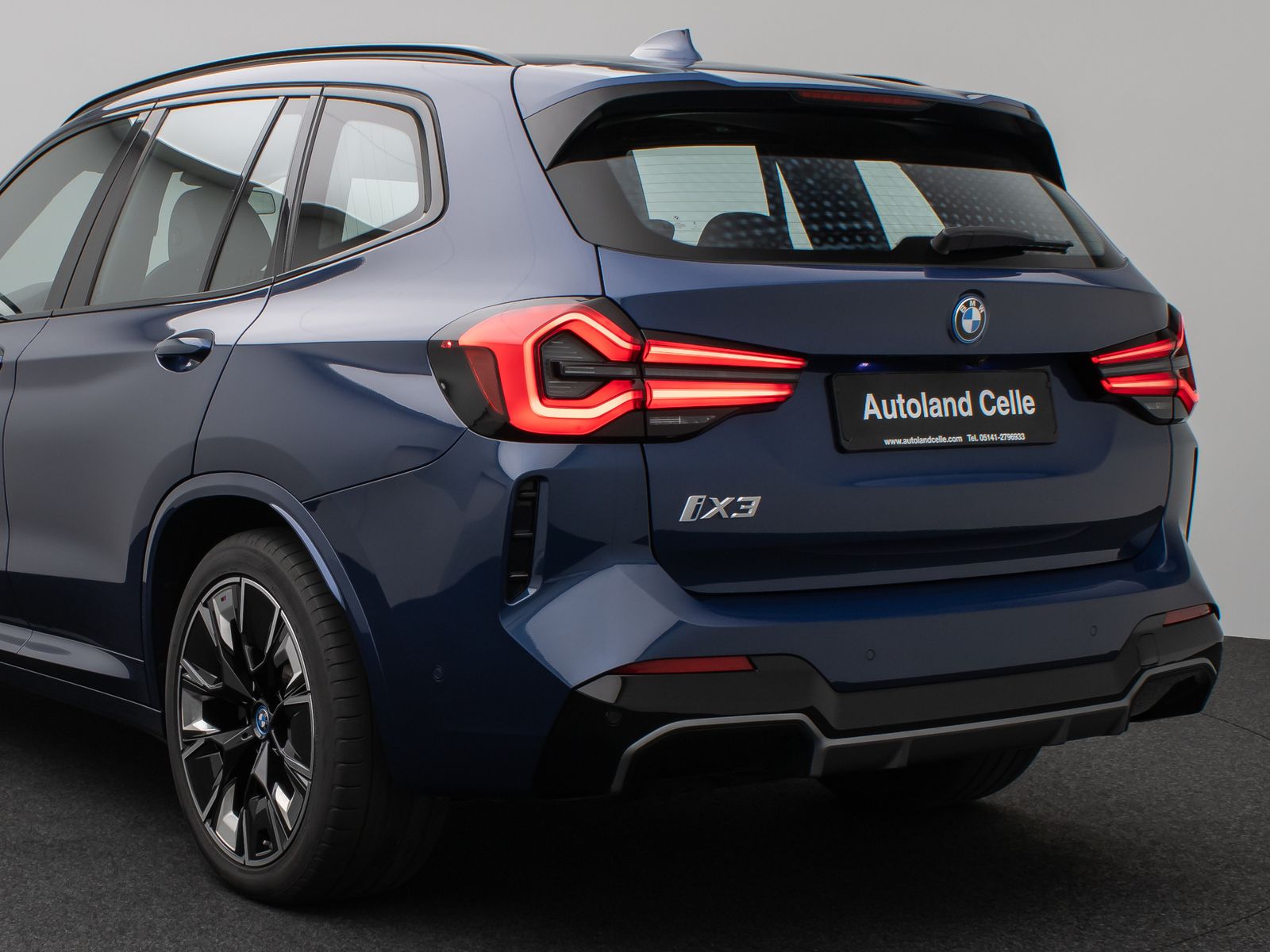 Fahrzeugabbildung BMW iX3 Impressive M Sport Panorama 360°HUD DAB H/K