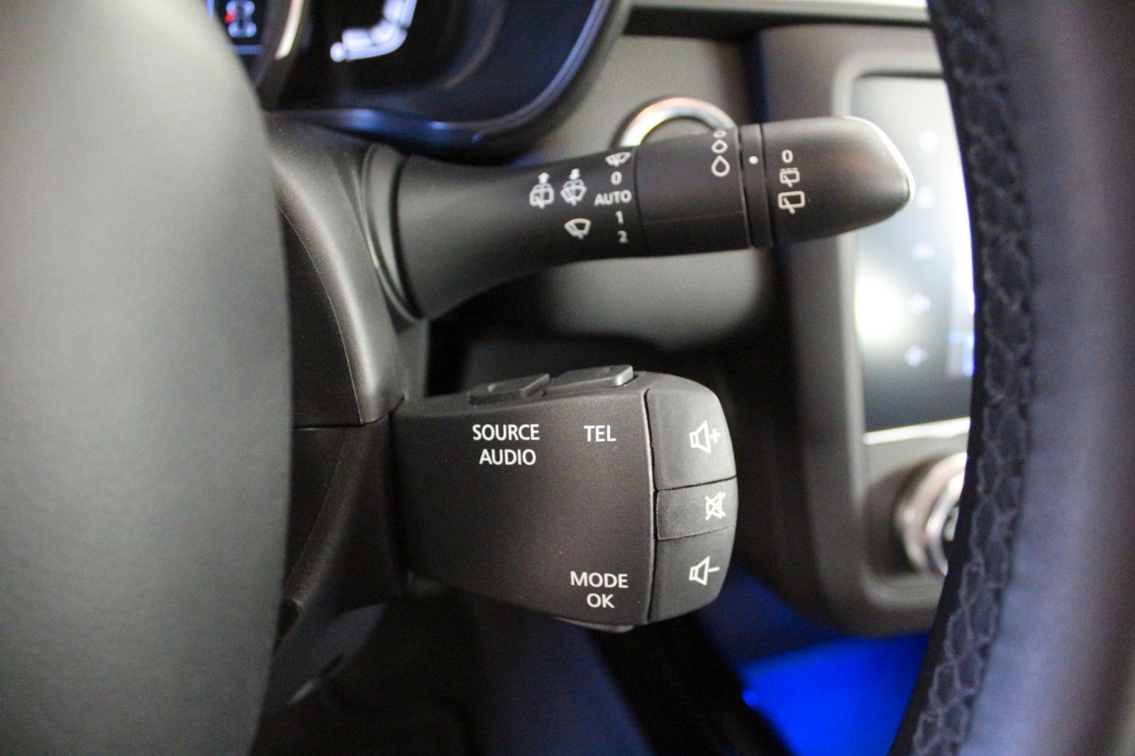 Fahrzeugabbildung Renault Kadjar TCe 140 EDC R-Link*Sitzhzg*AHK