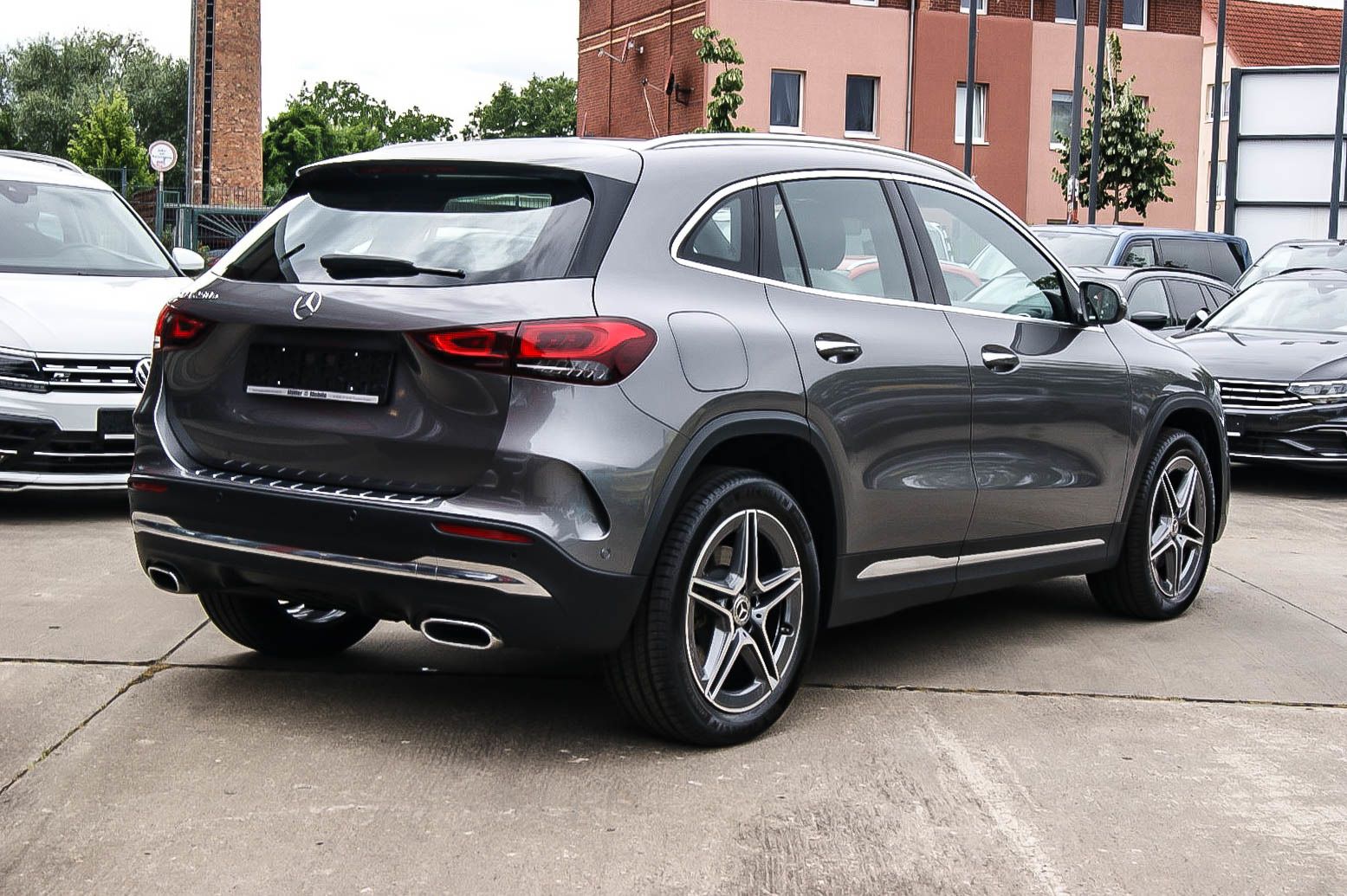 Fahrzeugabbildung Mercedes-Benz GLA 250 e AMG MBUX PANORAMA LEDER ANHZV
