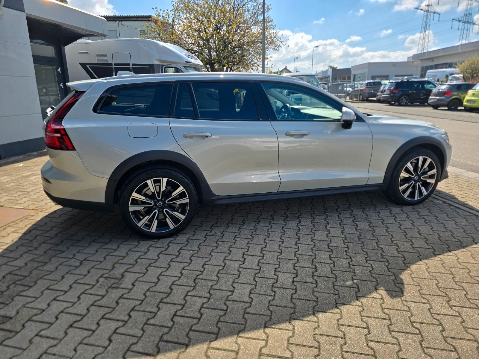 Volvo V60 Cross Country Pro AWD Navi Leder,360° Kamera foto 4