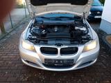 BMW 318d Touring . - BMW 318 aus 2011: Kombi, 318d