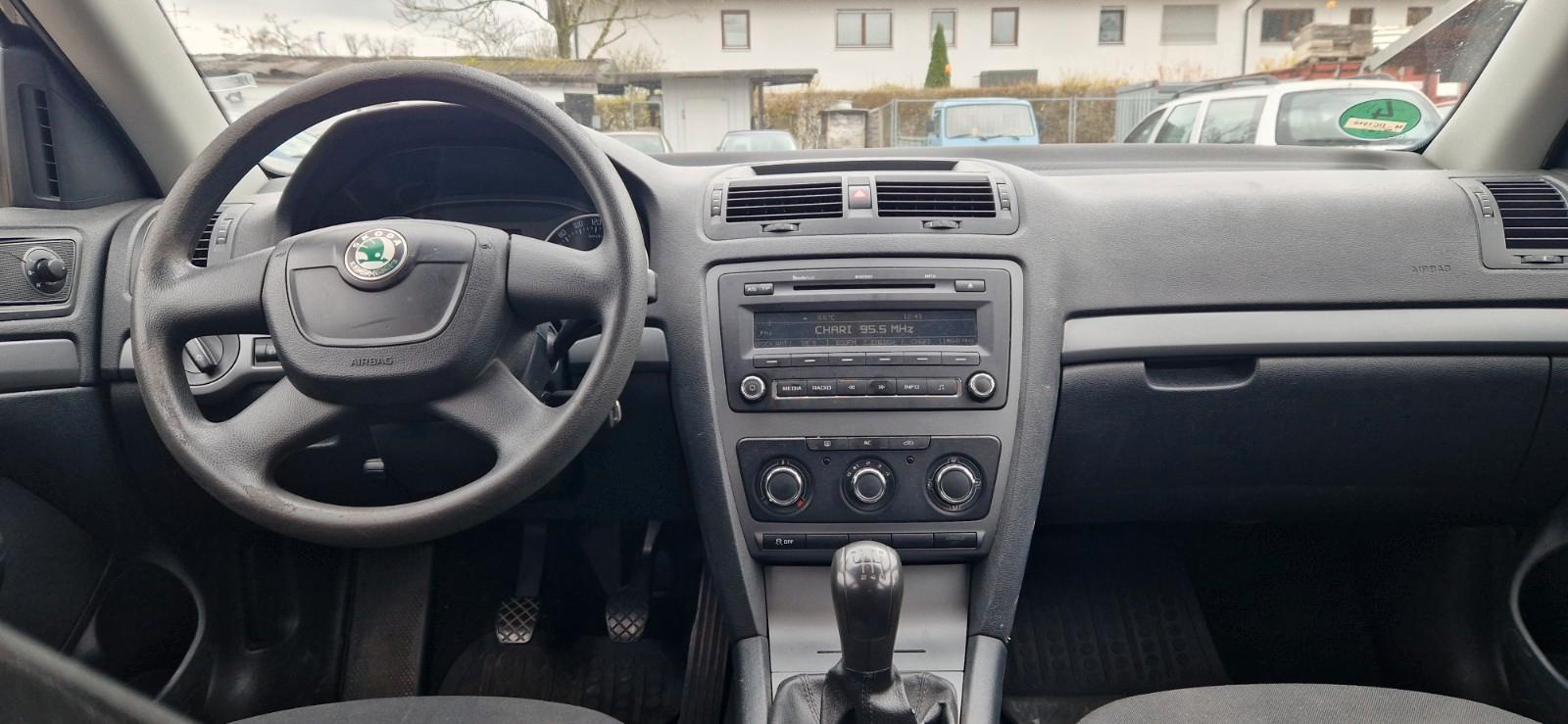 Skoda Octavia 2011 — photo 11