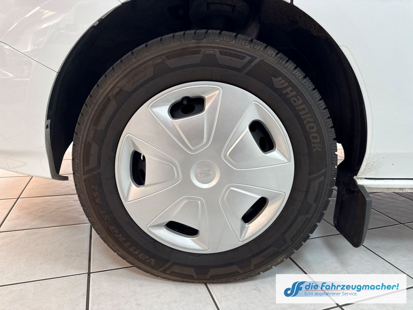 Fahrzeugabbildung Ford Transit Custom Tourneo 320 L2 Trend Dyn. Kurvenl