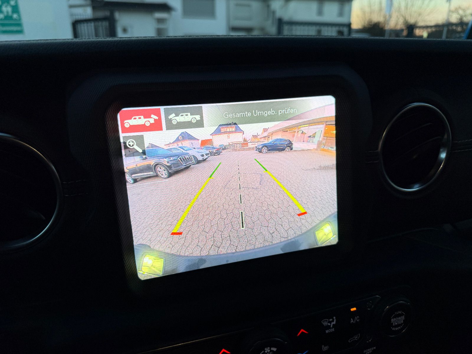 Fahrzeugabbildung Jeep Gladiator Overland 4WD/VOLL/NEUWAGENZUSTAND/