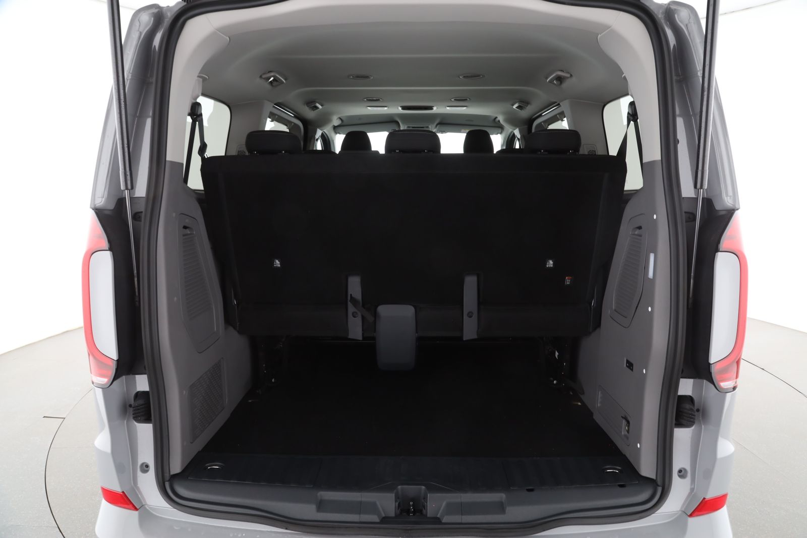 Volkswagen T7 Caravelle - Bild 8