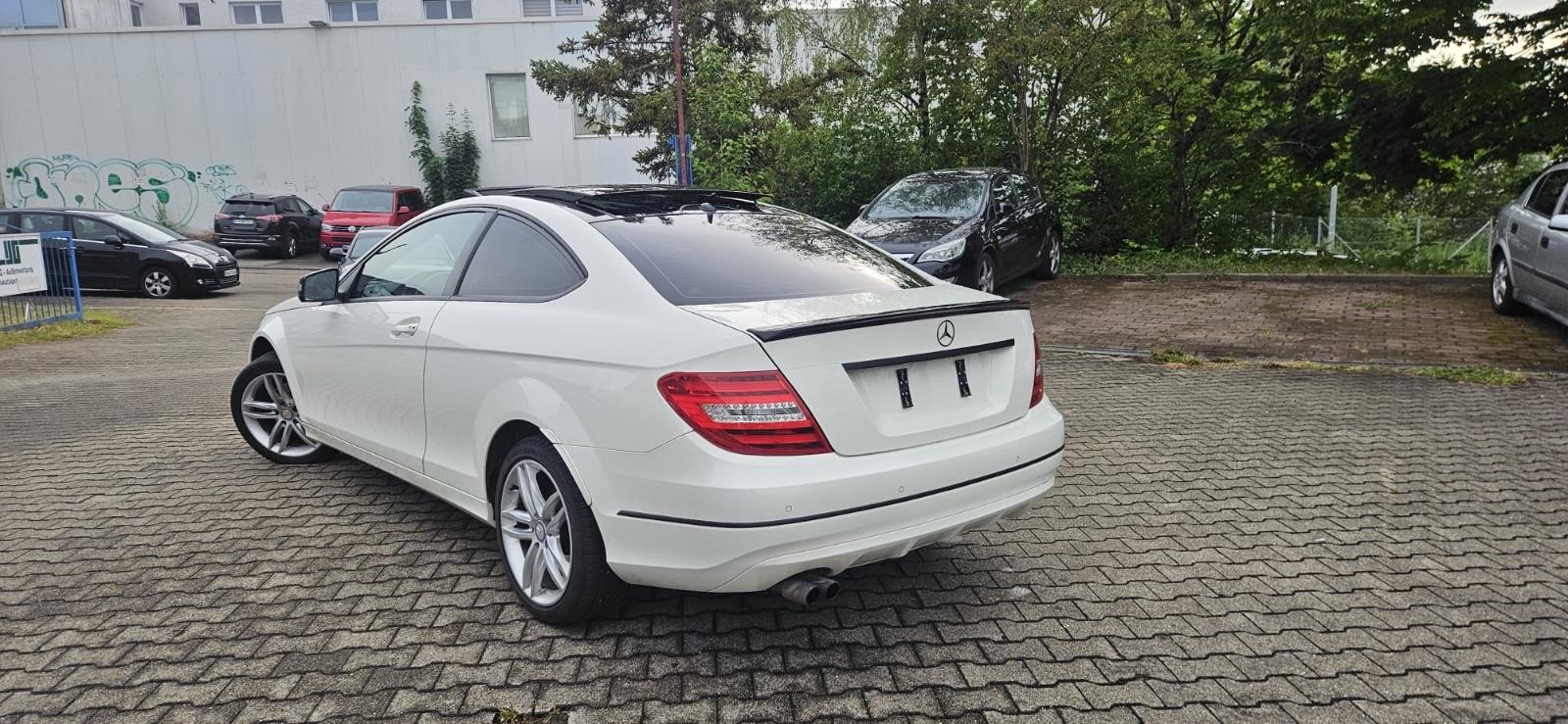Mercedes-Benz C 180 C Coupe C 180 CGI BlueEfficiency