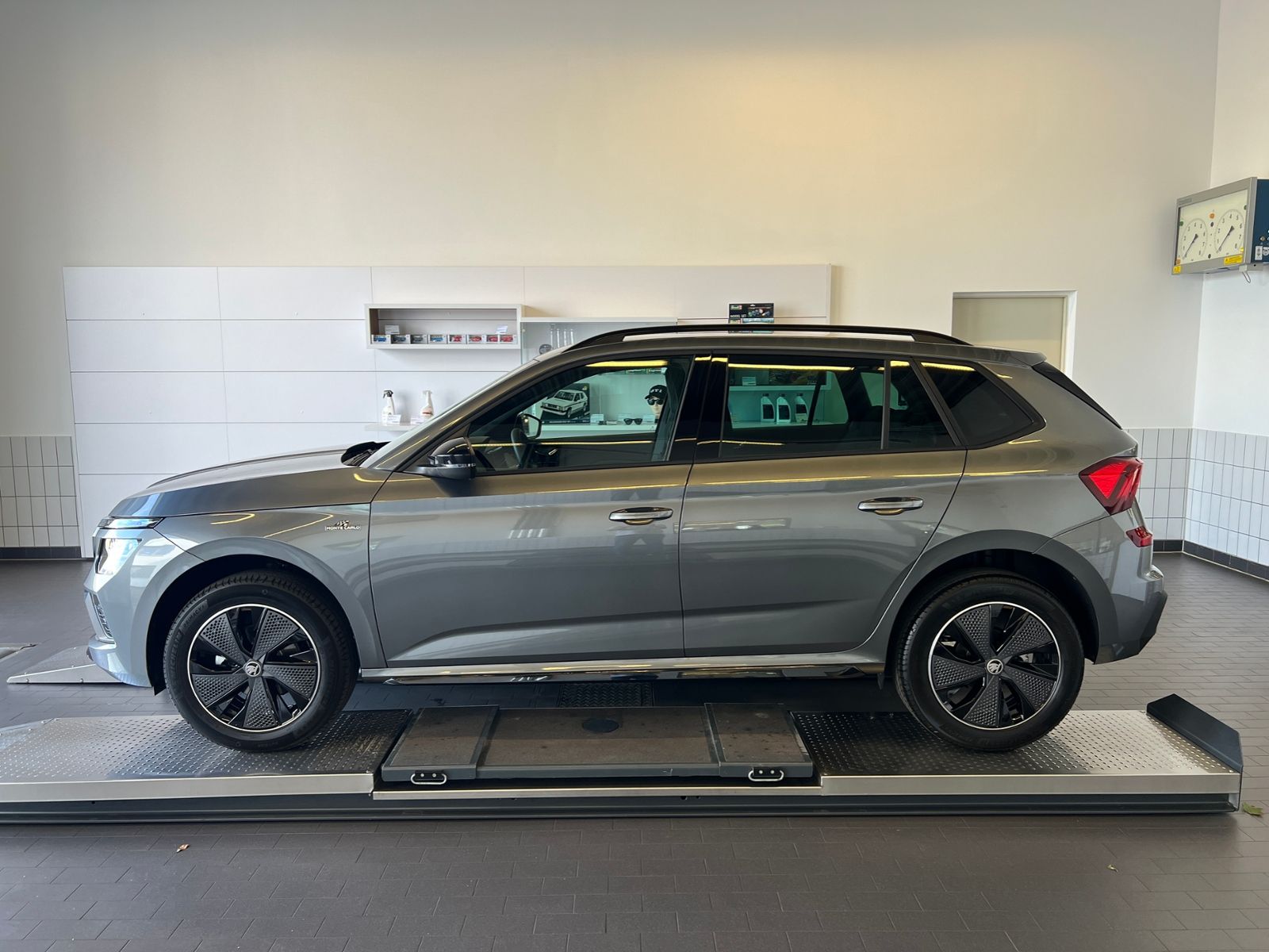 Fahrzeugabbildung SKODA Kamiq Monte Carlo 1.5 TSI DSG *AHK vorb., Matrix