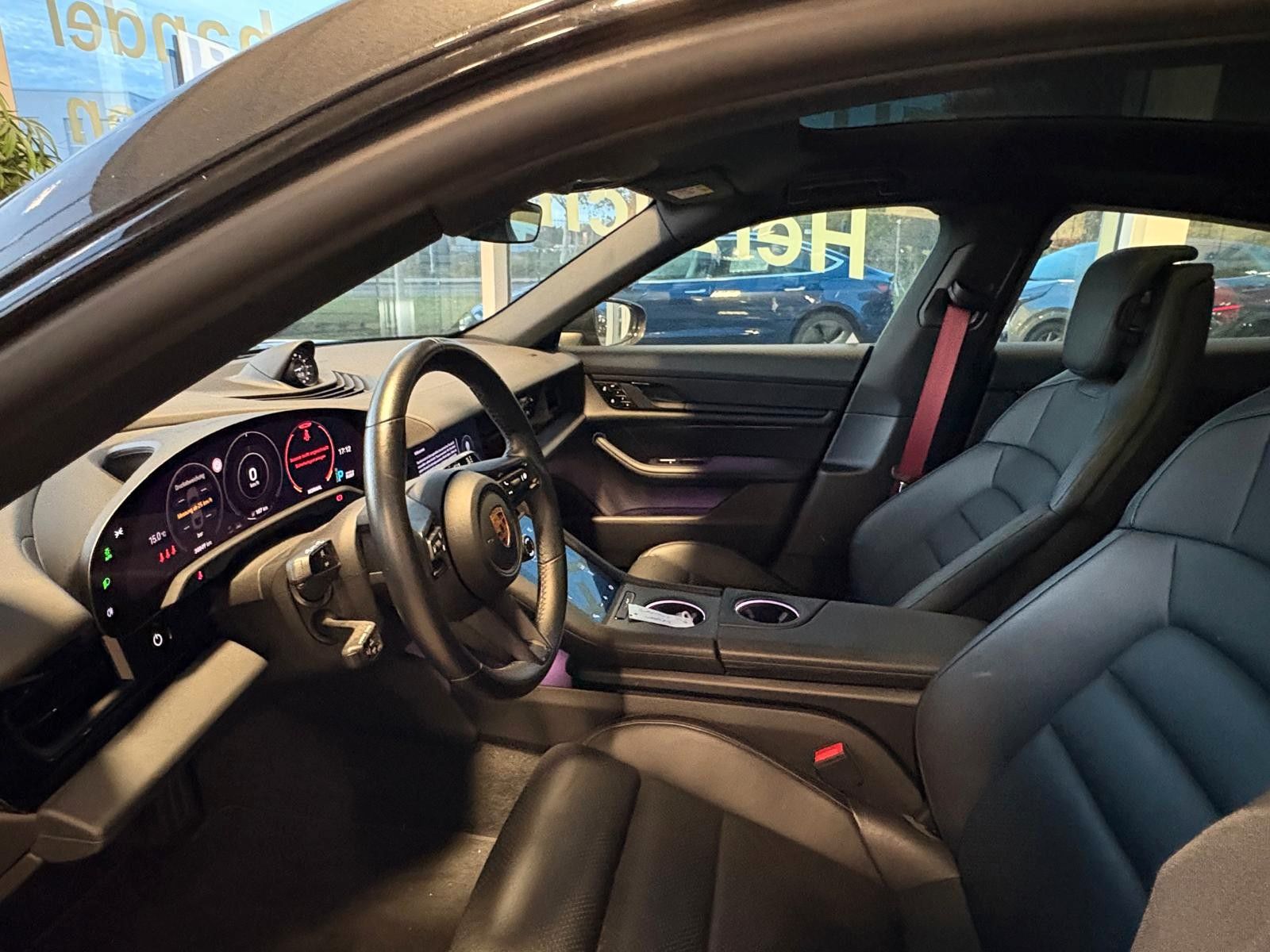 Fahrzeugabbildung Porsche Taycan Basis