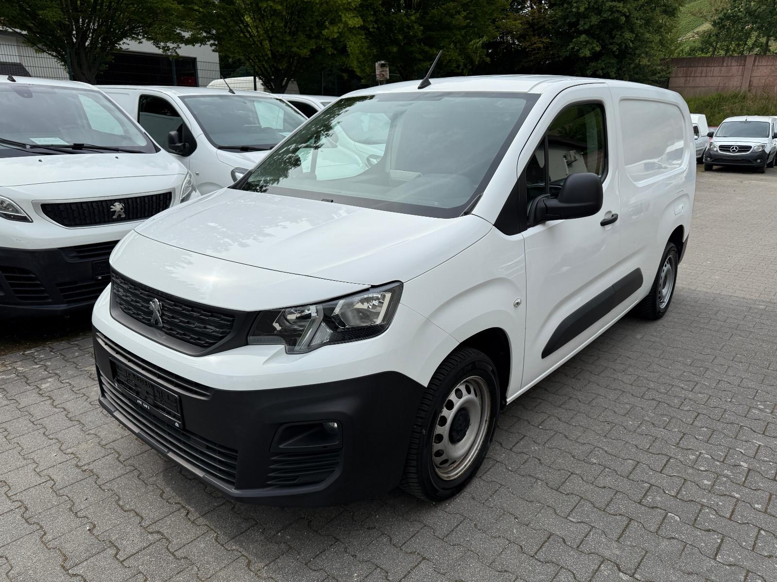 Peugeot Partner Premium L2 AHK/3-Sitzer/1.Hd/Hu/Insp Neu