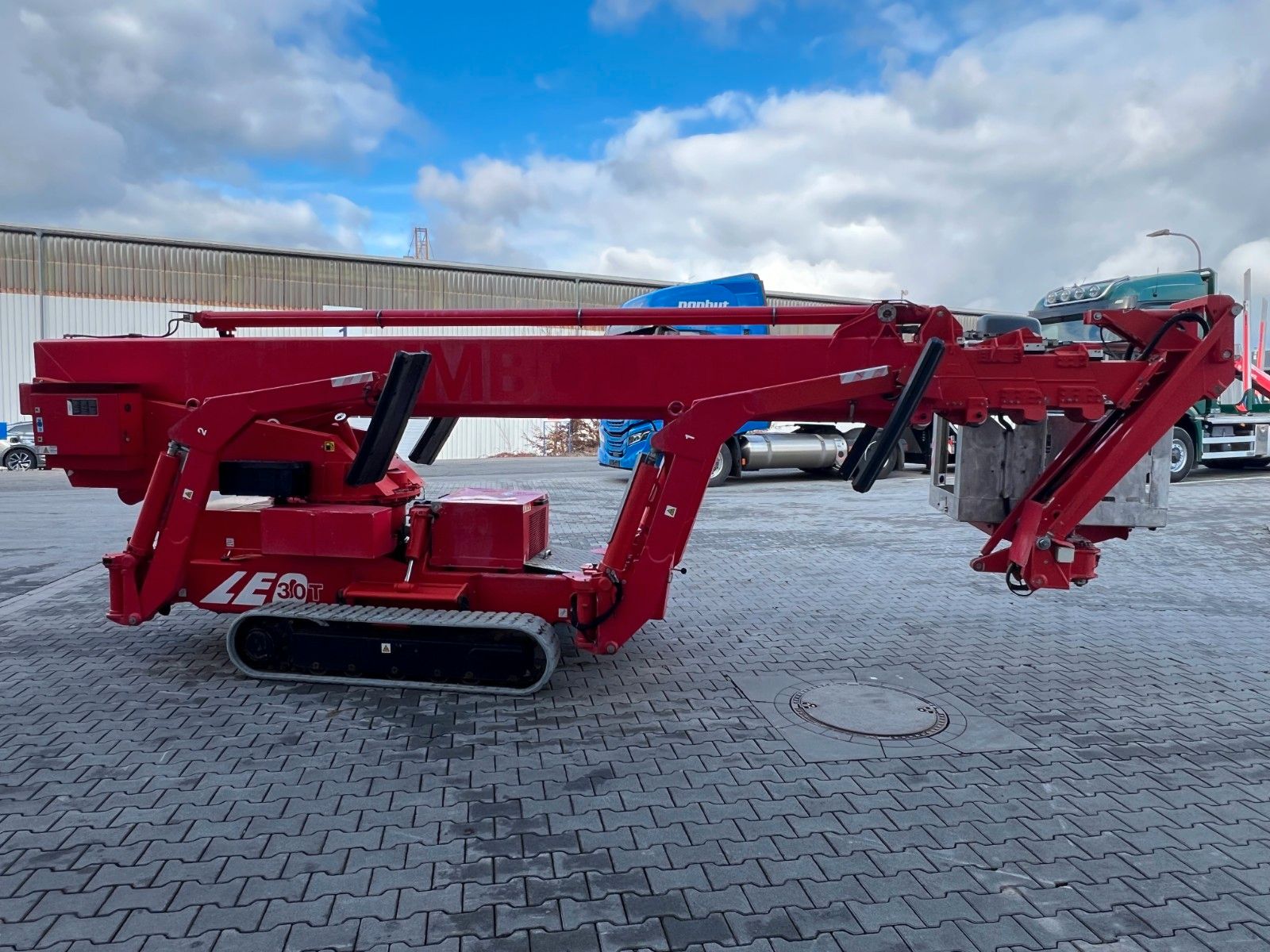 Fahrzeugabbildung Andere Teupen LEO 30T / 2.128h / 30m Arbeitshöhe