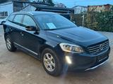 Volvo XC60 AWD AUT NAV CAM PDC XENON ZAHNRIEM+WAPU NEU - gebrauchte Volvo XC60 aus dem Jahr 2014