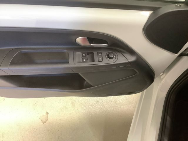 up! 1,0 l 48 kW  Klima, SHZ, GRA, Kamera, Maps a