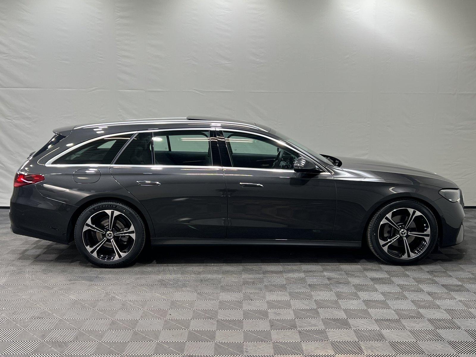 Mercedes-Benz E 220 d T AVANTGARDE Advanced Pano+AHK+ W214 !!!
