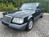 Mercedes-Benz E 250 T-Modell - gebrauchte Mercedes-Benz E 250 aus dem Jahr 1994
