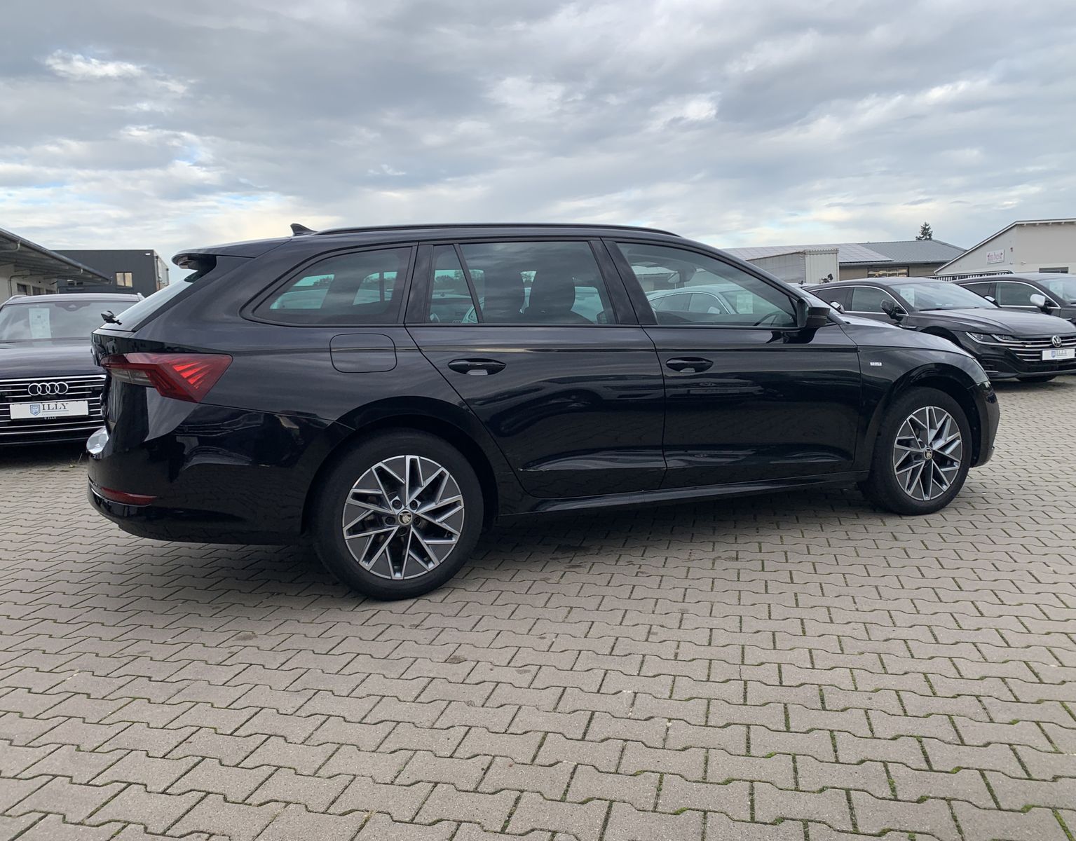 Fahrzeugabbildung SKODA Octavia 2.0 TDI*ACC*Navi*SHZ*Klima*LED*