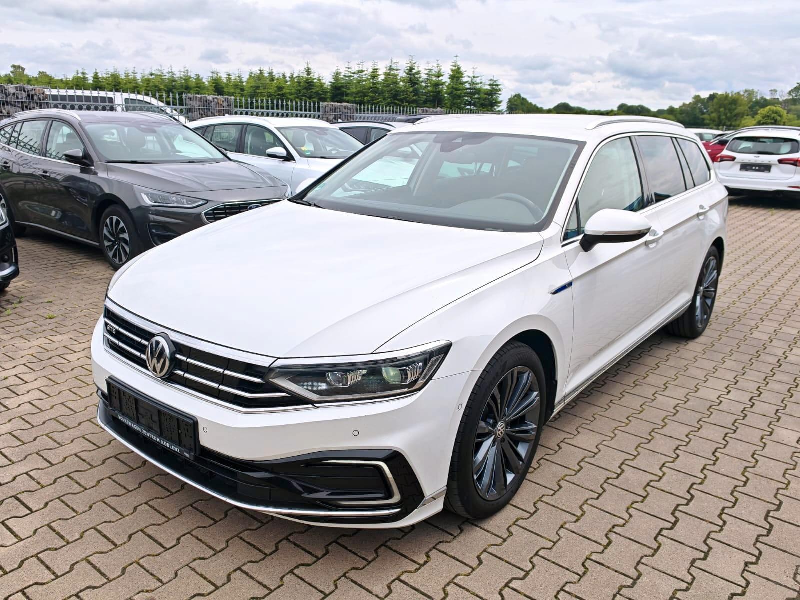 Volkswagen Passat Variant GTE +AHK +Kamera +Full LED +ACC